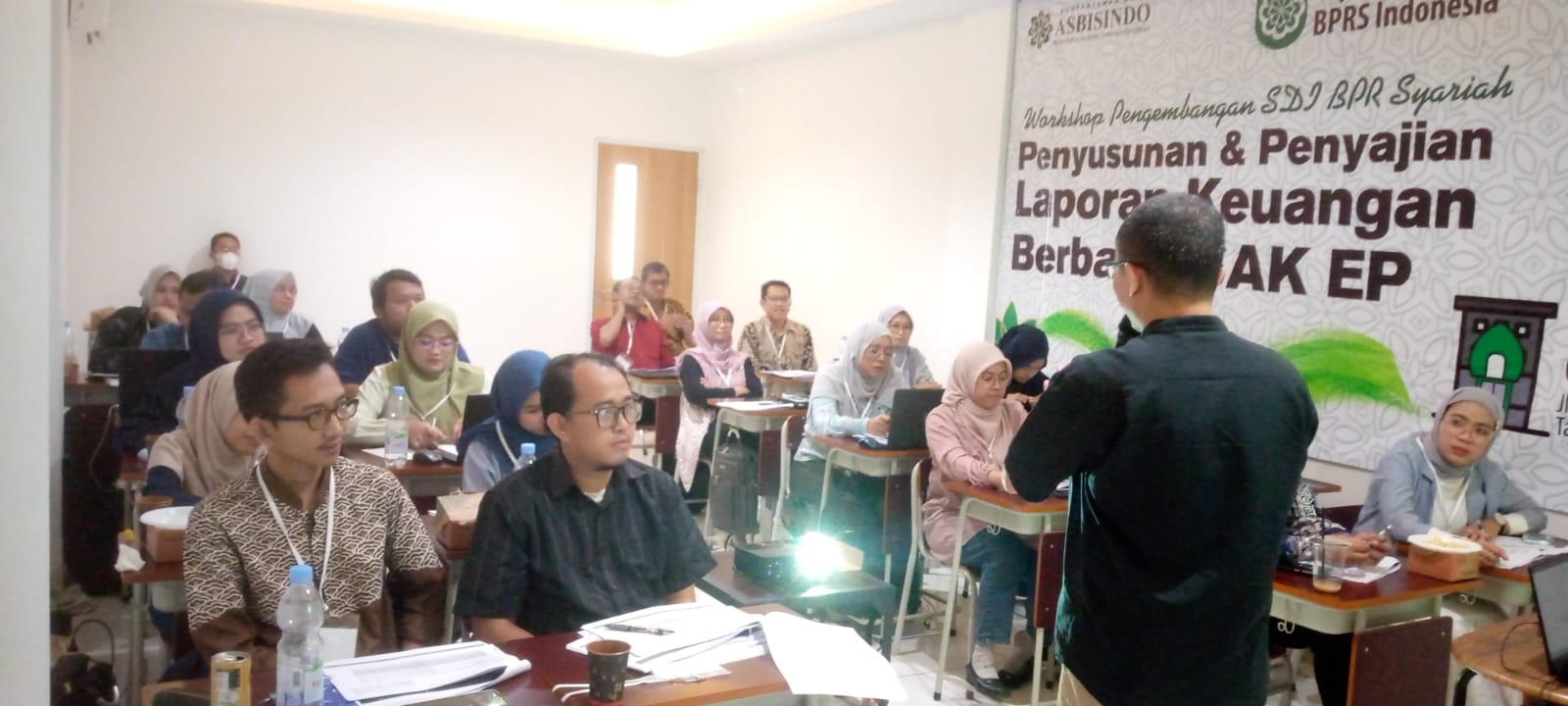 Foto : Kegiatan pelatihan di Gedung HIMBARSI.&nbsp;